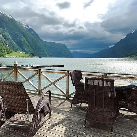 Skjolden Resort *