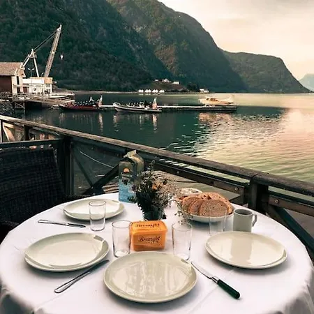 Skjolden Resort 肖伦