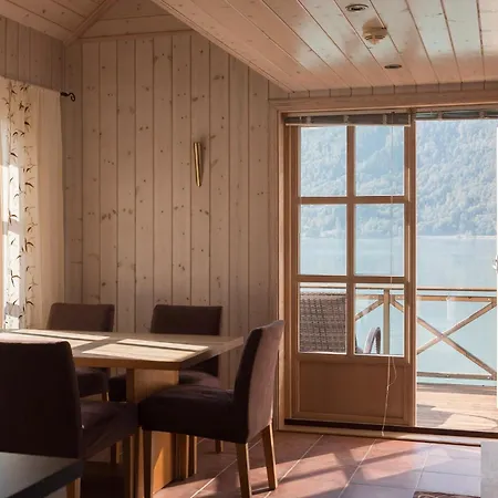 Skjolden Resort شقة